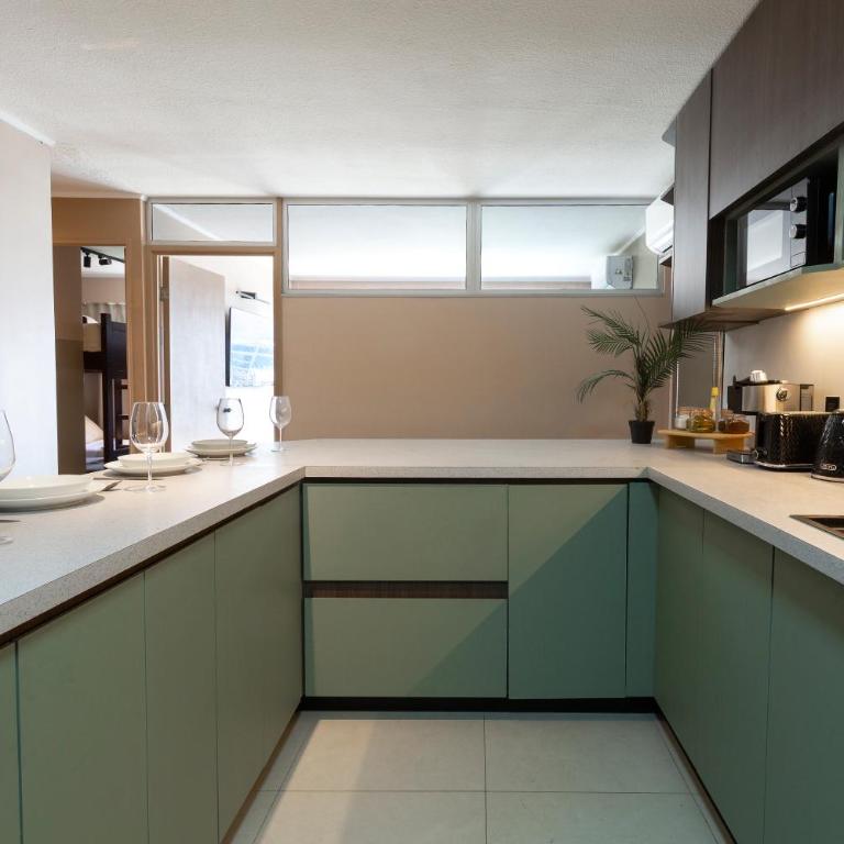 Dpto de 4 dormitorios con aire acondicionado a pasos del Parque Arauco - Apartment - 8
