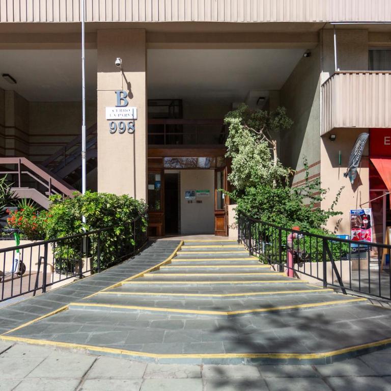 Dpto de 4 dormitorios con aire acondicionado a pasos del Parque Arauco - Apartment - 17