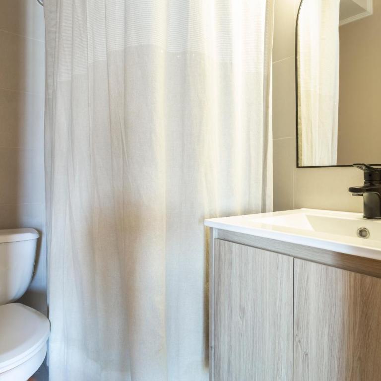 Dpto de 4 dormitorios con aire acondicionado a pasos del Parque Arauco - Apartment - 22