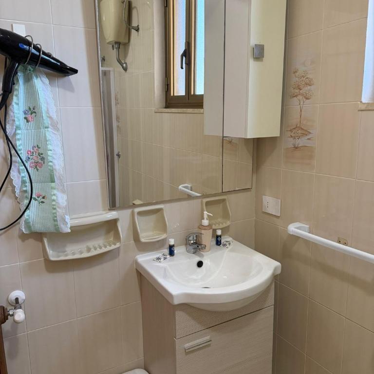 La Dimora di Helen - Two-Bedroom Apartment - 15
