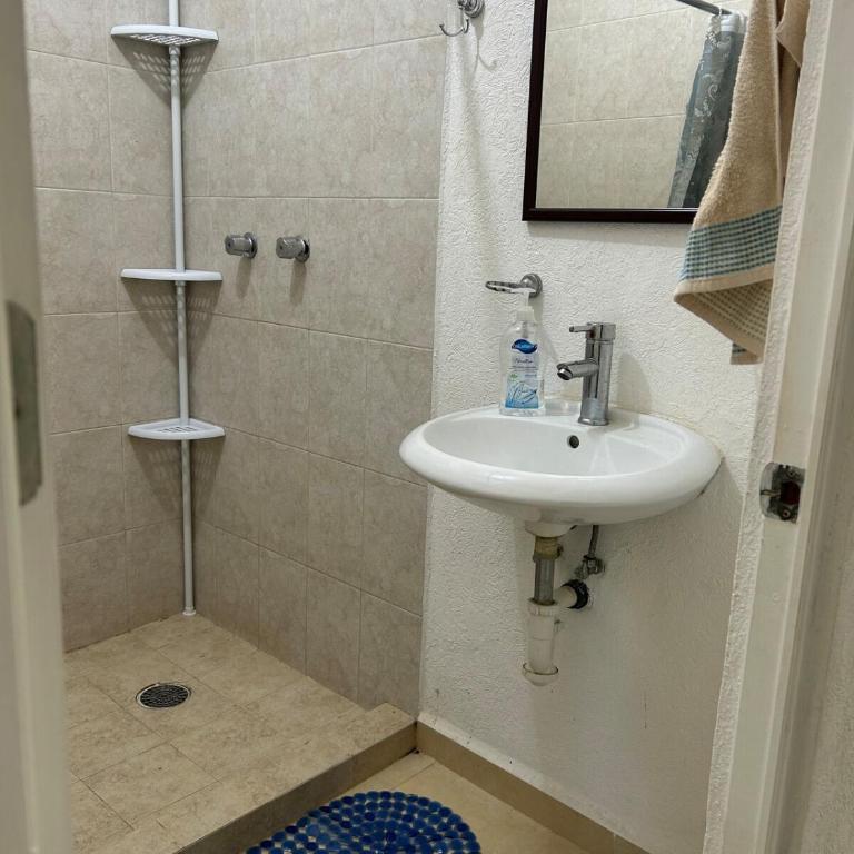 Comfortable apartment with pool near beaches - Apartamento de 2 dormitorios - 8