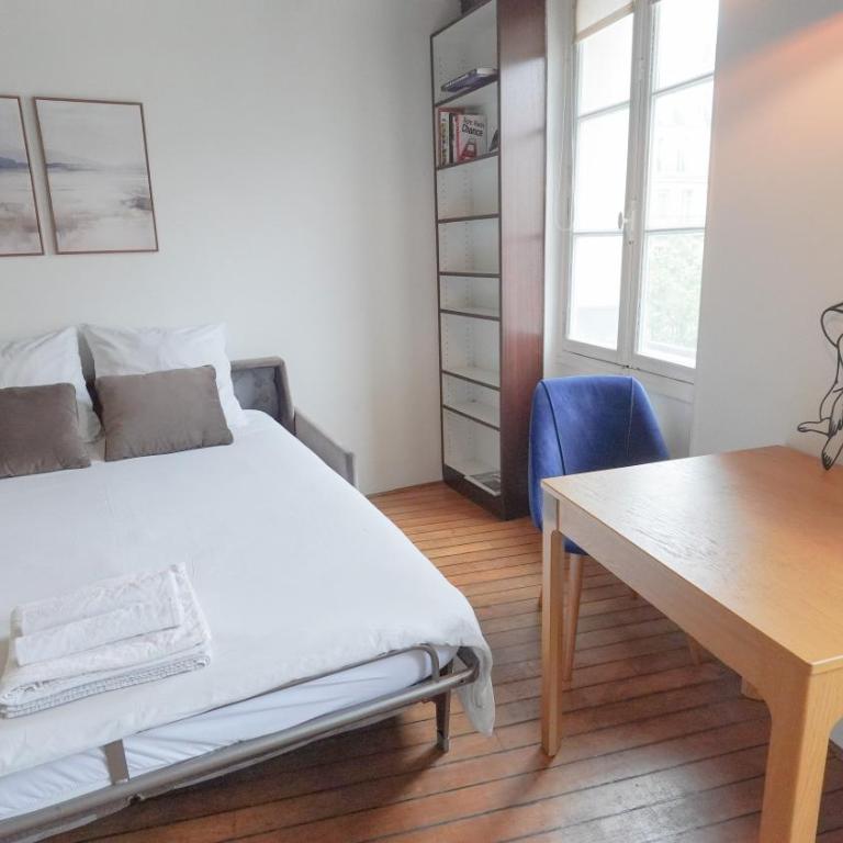 12 Cozy Studio in heart of Paris near Louvre & Metro - Studio-Apartment - 4