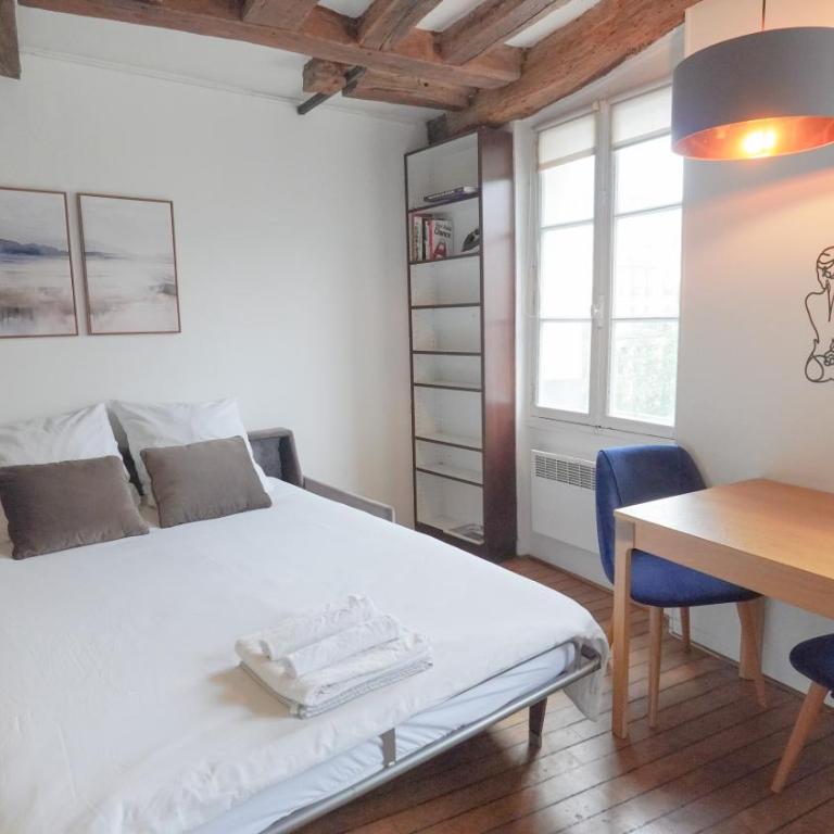 12 Cozy Studio in heart of Paris near Louvre & Metro - Studio-Apartment - 1