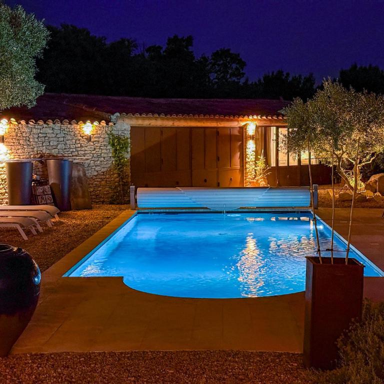 Mas provençal avec piscine à 10 minutes à pieds du village de Gordes - Villa con 3 Camere da Letto - 37