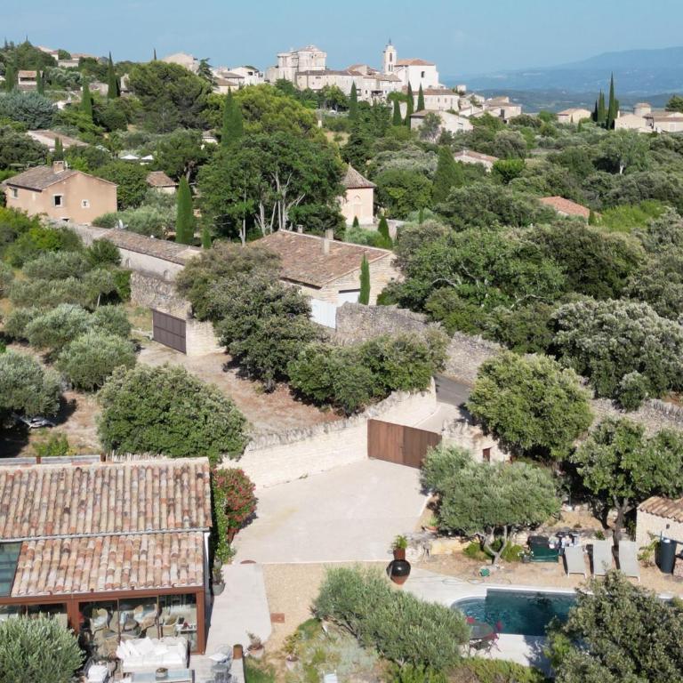Mas provençal avec piscine à 10 minutes à pieds du village de Gordes - Villa con 3 Camere da Letto - 2