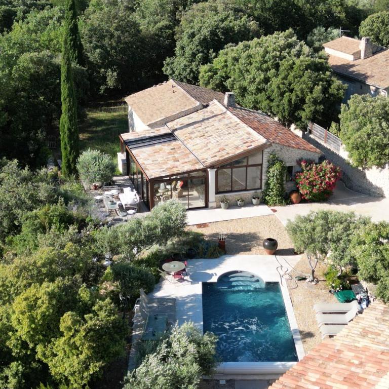 Mas provençal avec piscine à 10 minutes à pieds du village de Gordes - Villa con 3 Camere da Letto - 5