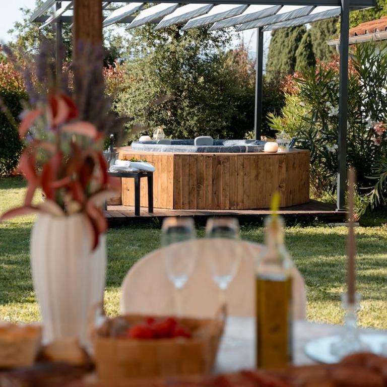 Casa Le Camelie idromassaggio e relax Lucca - Casa a Schiera con 2 Camere da Letto - 1