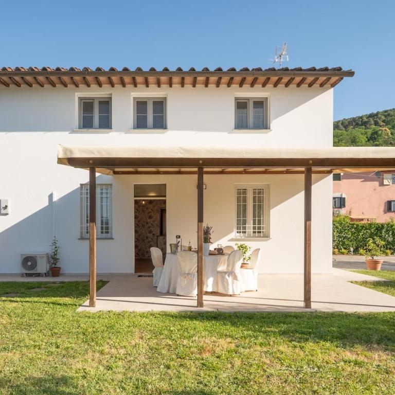 Casa Le Camelie idromassaggio e relax Lucca - Casa a Schiera con 2 Camere da Letto - 11
