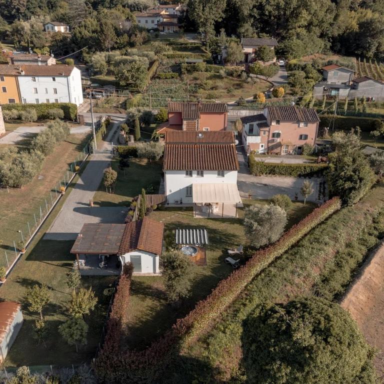 Casa Le Camelie idromassaggio e relax Lucca - Casa a Schiera con 2 Camere da Letto - 28