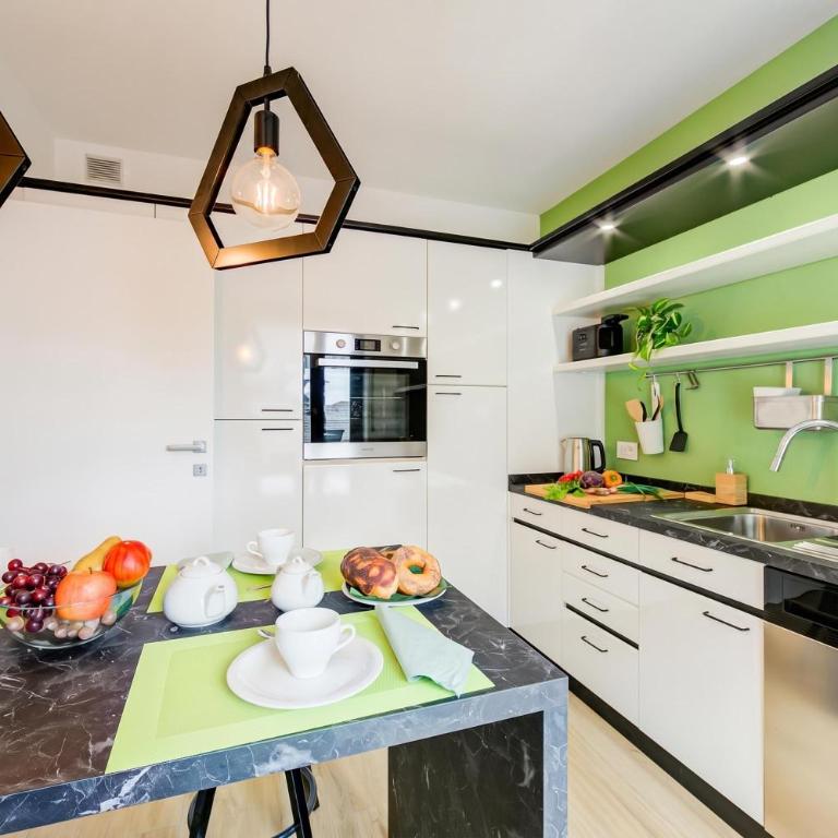 Balcone Sui Tigli Few Min From The Lake - Happy Rentals - Appartamento con Terrazza - 14