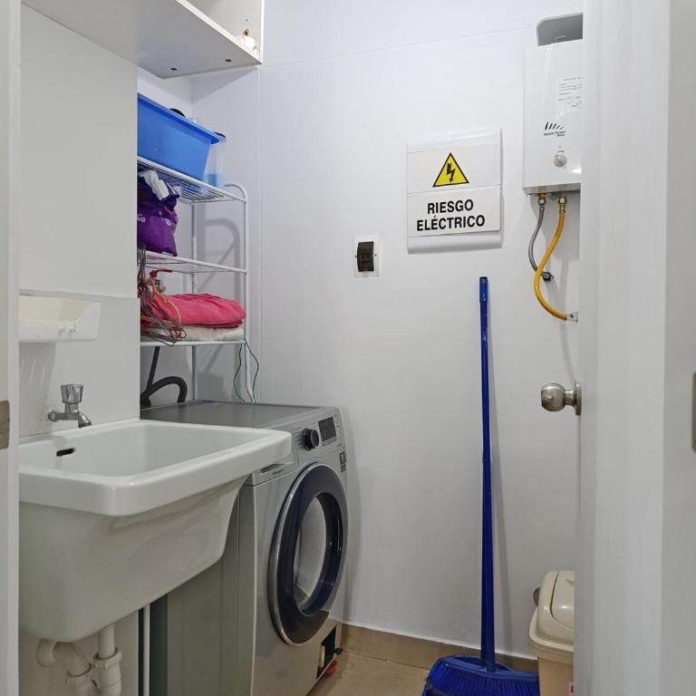 Vive Miraflores - One-Bedroom Apartment - 12