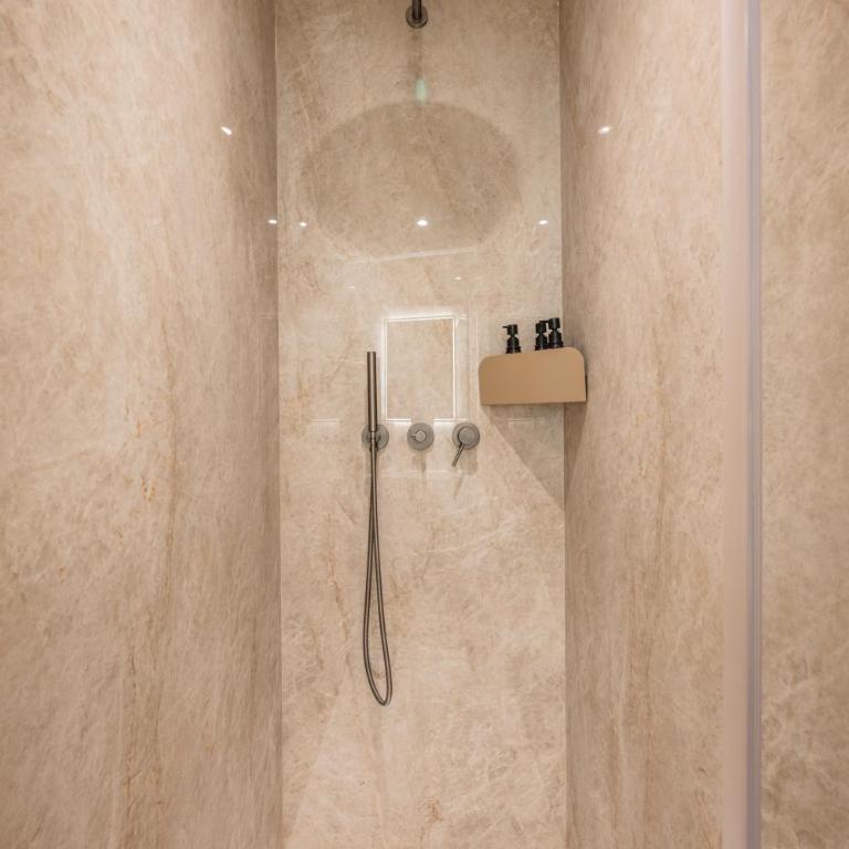 Luxueux, équipé en plein coeur de nice AC-PARKING - 4 ROOMS - Appartement - 26