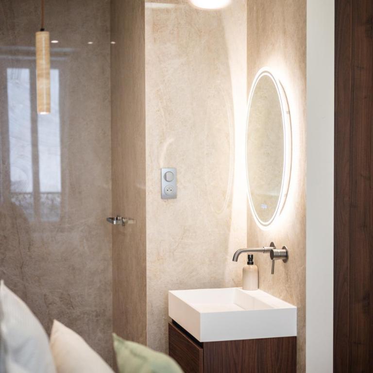 Luxueux, équipé en plein coeur de nice AC-PARKING - 4 ROOMS - Appartement - 27