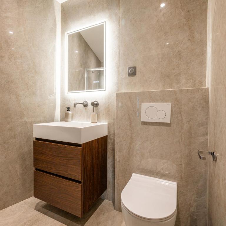 Luxueux, équipé en plein coeur de nice AC-PARKING - 4 ROOMS - Appartement - 65