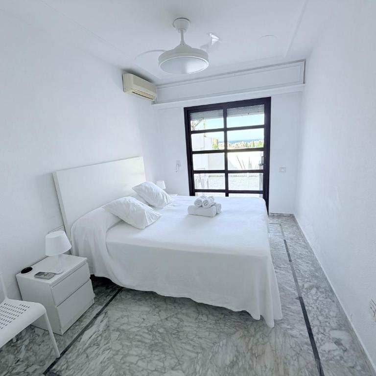 Vista Cala del Pino - Two-Bedroom Apartment with Terrace and Sea View - 5
