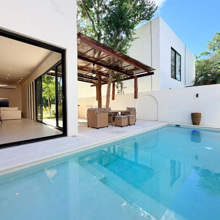 Villa de Lujo con Alberca Privada y Amplio Jardín - Villa - 35
