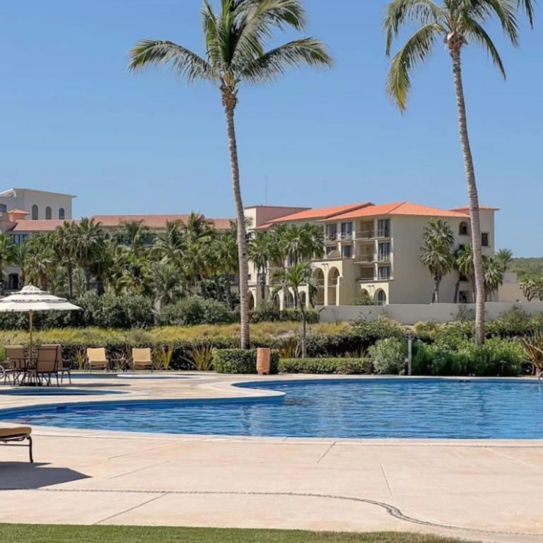 Beautiful Beachfront Condo With Spectacular Views - Apartamento - 2