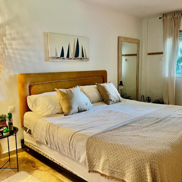 Impeccable large apartment with immense terrace and private garden overlooking the mountain, featuring 2 bedrooms and sleeping up to 4 guests located 100 meters from Plaza Maestranza - Apartamento de 2 dormitorios - 7