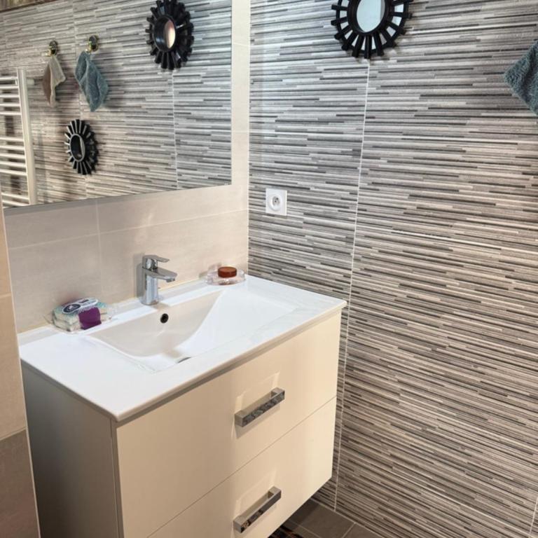 Bel appartement avec piano - Apartamento de 2 dormitorios - 25