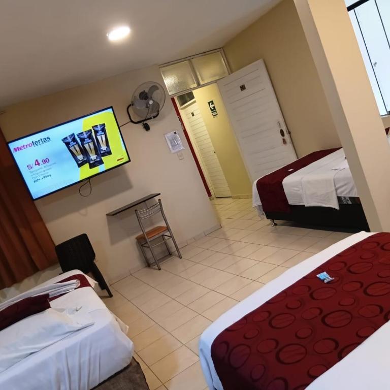Hostal Real Piura - Oficial - Family Room with Private Bathroom - 2
