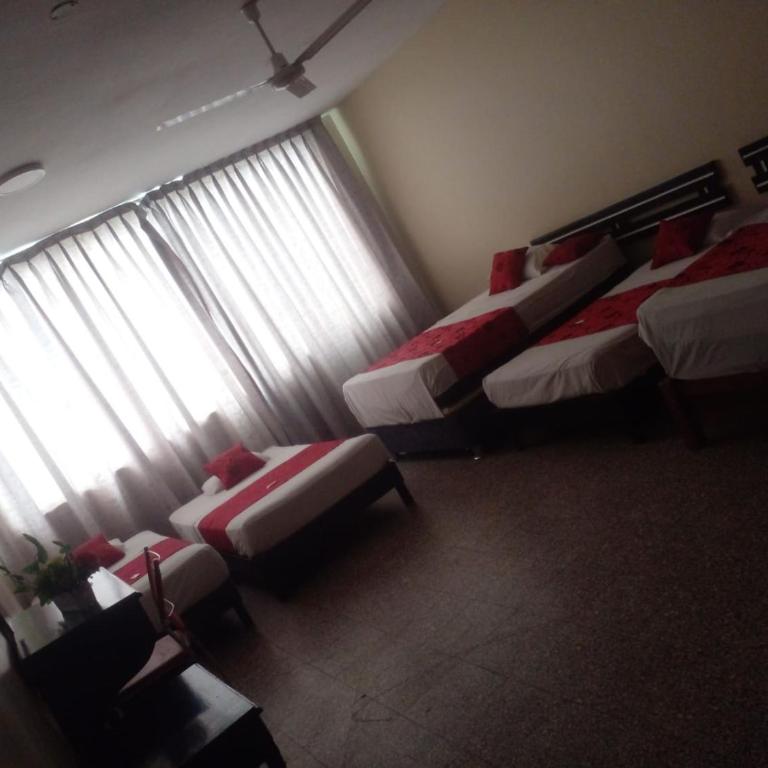 Hotel Resident Piura - Standard Family Room - 2