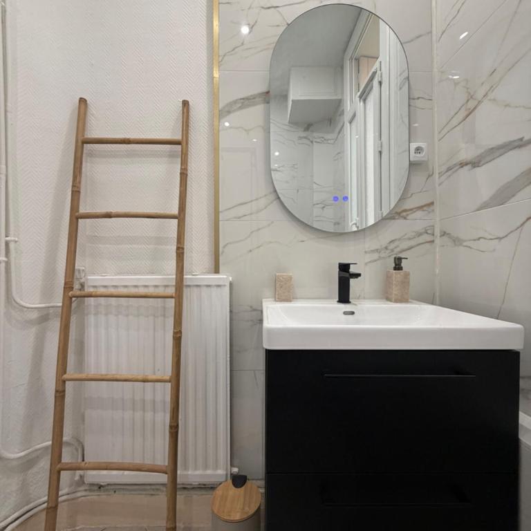Appartement centre-ville avec patio et climatisation - Appartement 2 Chambres - 16