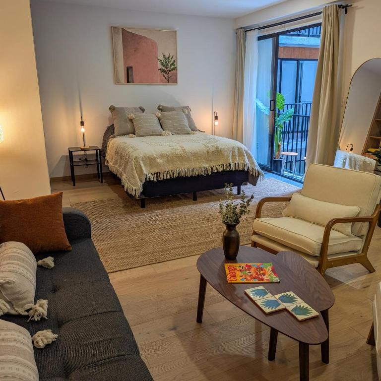 Studio in Roma, CDMX - Pool, Rooftop & Parking - Two-Bedroom Apartment - 2