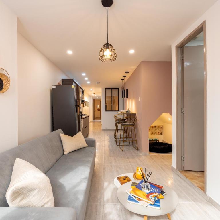 AC, 7 personas, 202 Cinque 7540, cerca al Estadio - Three-Bedroom Apartment - 90