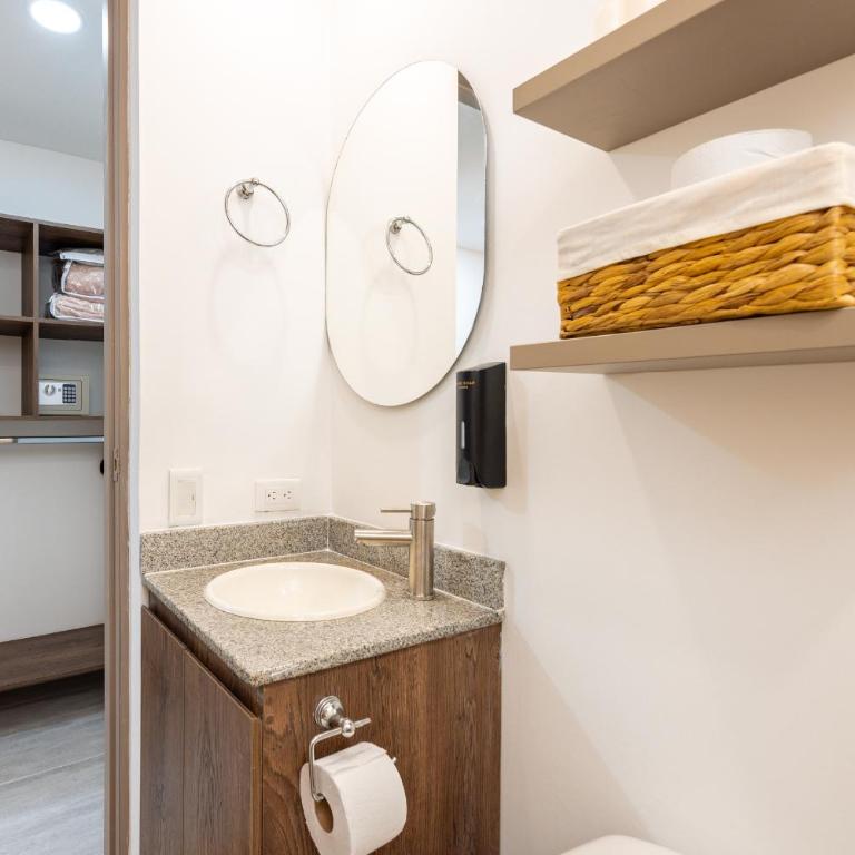 AC, 7 personas, 202 Cinque 7540, cerca al Estadio - Three-Bedroom Apartment - 25