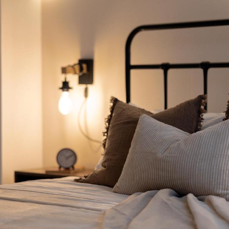 AC, 7 personas, 202 Cinque 7540, cerca al Estadio - Three-Bedroom Apartment - 58