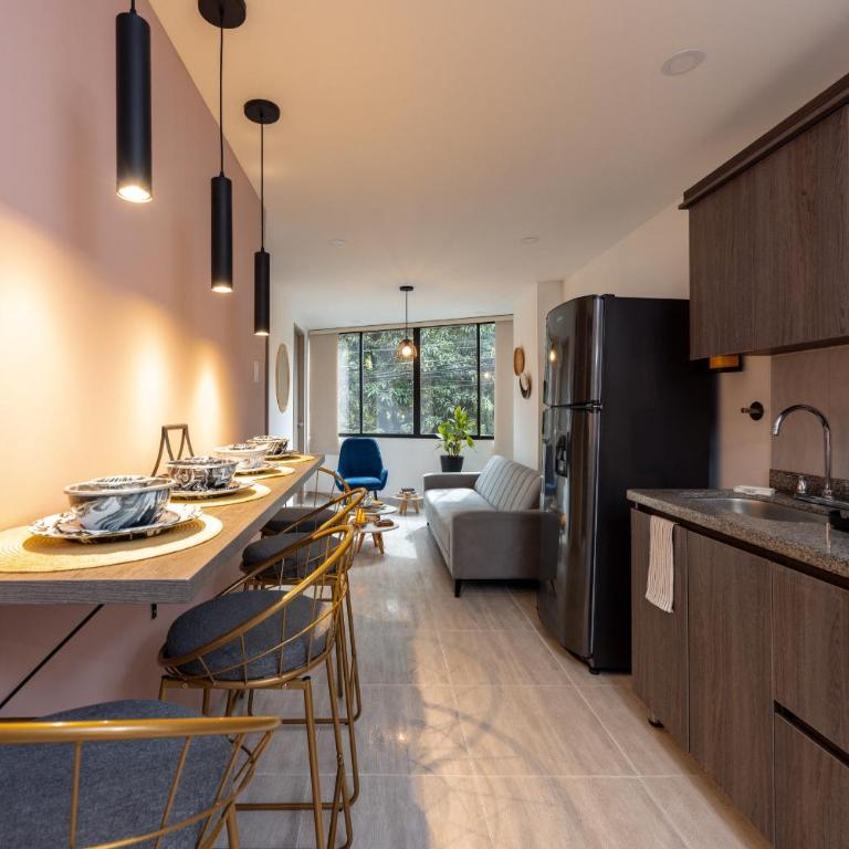 AC, 7 personas, 202 Cinque 7540, cerca al Estadio - Three-Bedroom Apartment - 52