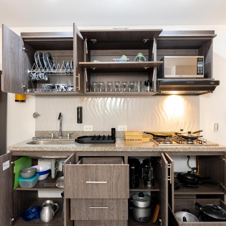 AC, 7 personas, 202 Cinque 7540, cerca al Estadio - Three-Bedroom Apartment - 65