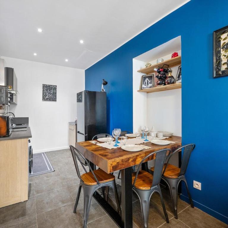 Port of Nice Sleeps 4 A C Renovated - Appartement 2 Chambres - 3