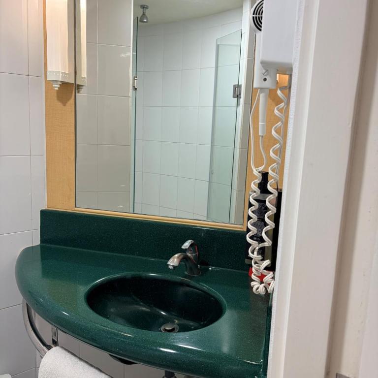 Ibis Monterrey Valle - Habitación Doble Estándar - 16