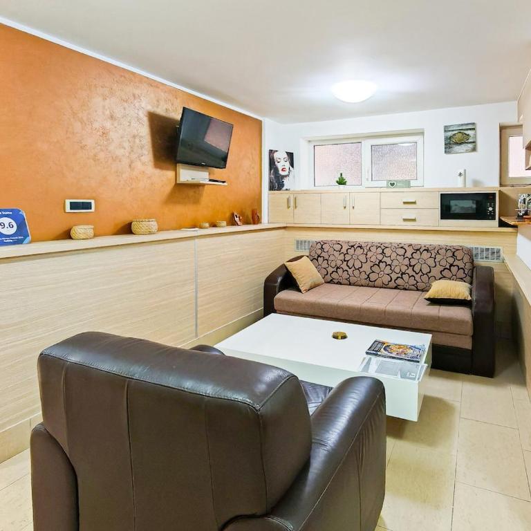 DivaLux New Suite E Boutique Hotel with AC and Wi-Fi - One-Bedroom Apartment - 1