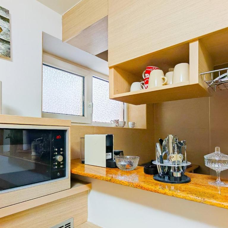 DivaLux New Suite E Boutique Hotel with AC and Wi-Fi - One-Bedroom Apartment - 11