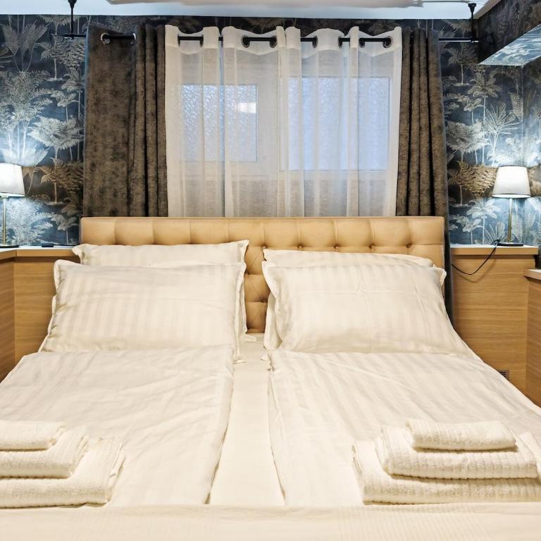 DivaLux New Suite E Boutique Hotel with AC and Wi-Fi - One-Bedroom Apartment - 16