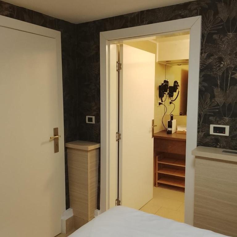 DivaLux New Suite E Boutique Hotel with AC and Wi-Fi - One-Bedroom Apartment - 17