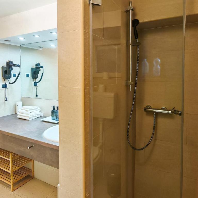 DivaLux New Suite E Boutique Hotel with AC and Wi-Fi - One-Bedroom Apartment - 22