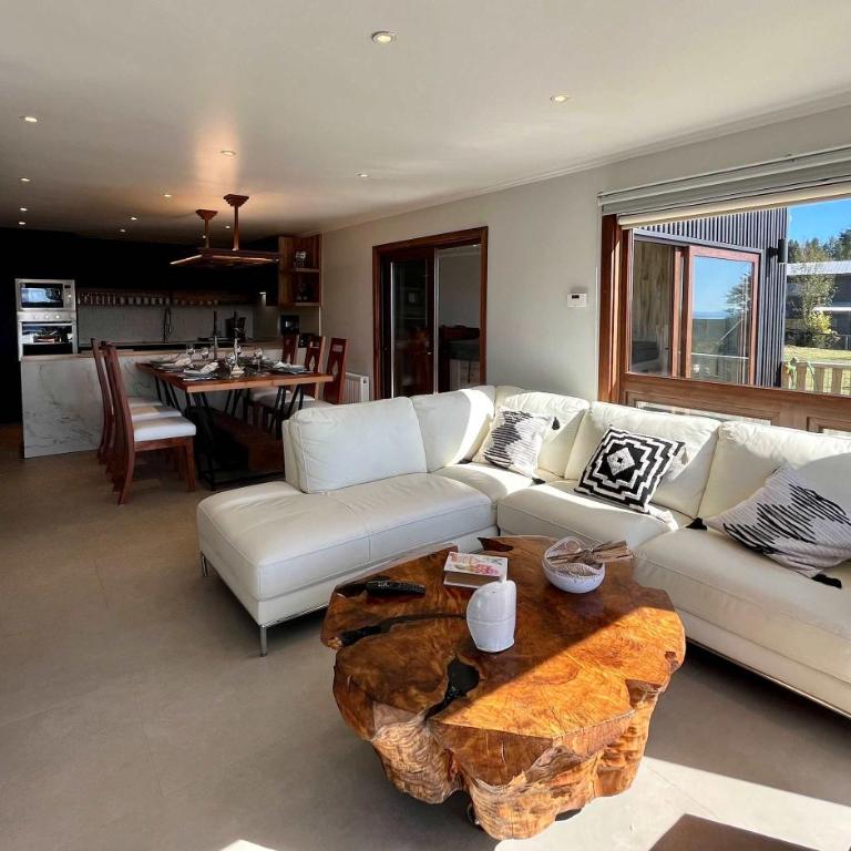 Elegant Home in Playa Hermosa w BBQ - Three-Bedroom Vacation Home - 27