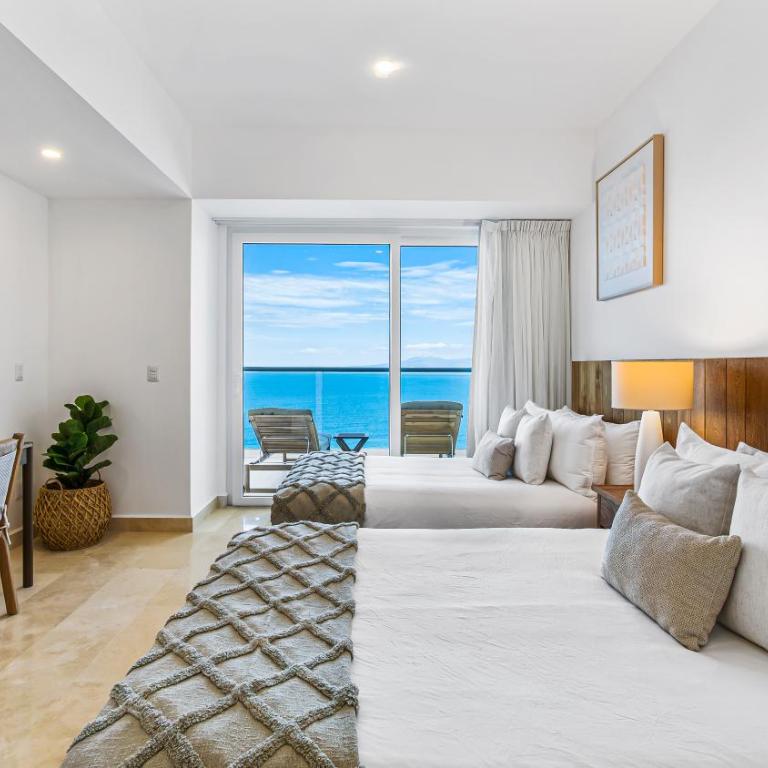 Beachfront Luxury 4BR Penthouse with Incredible Ocean Views - Apartment - 66