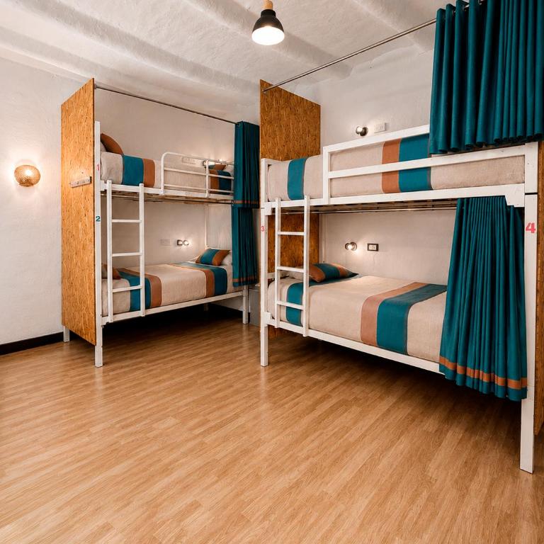 Terra House Hostel - 10-Bed Mixed Dormitory Room - 5