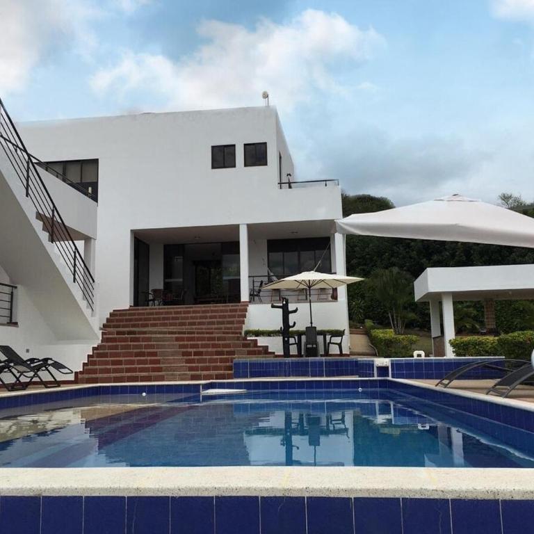 Summer House Villa en Condominio privado La Mesa Cundinamarca - Casa de 3 dormitorios - 10