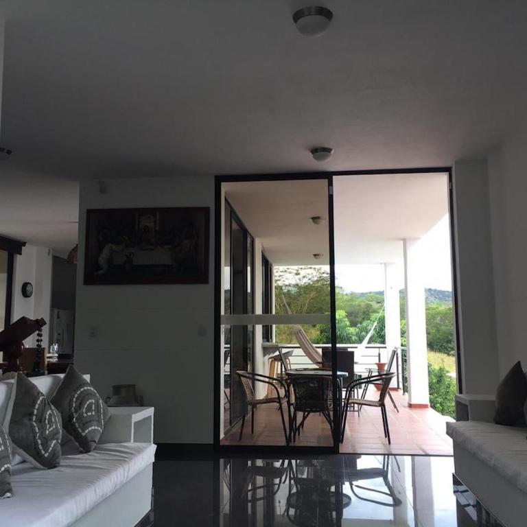 Summer House Villa en Condominio privado La Mesa Cundinamarca - Casa de 3 dormitorios - 32