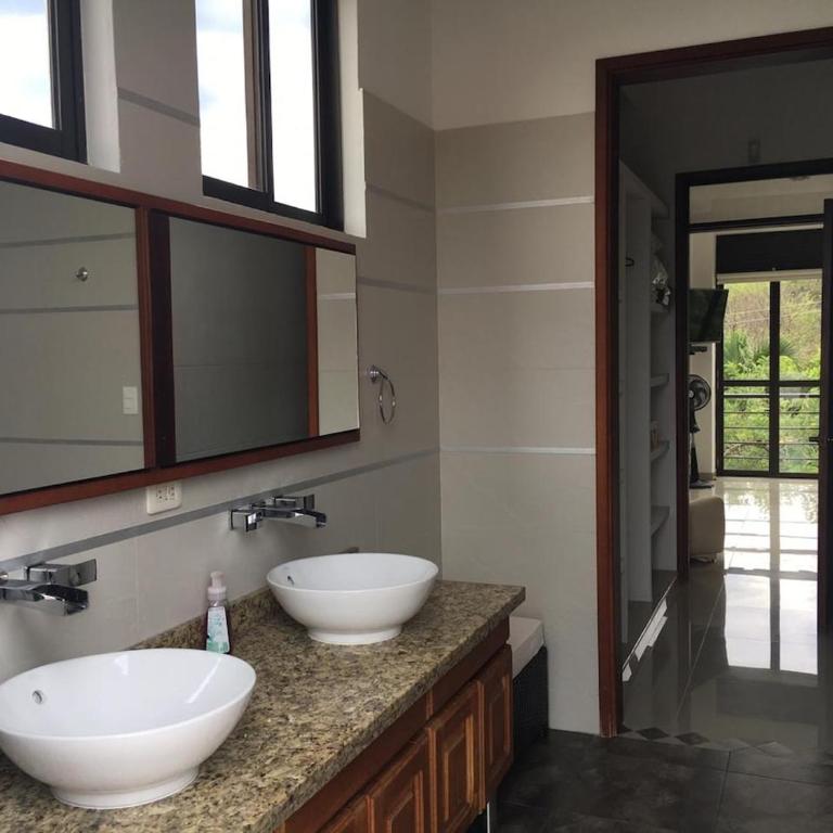 Summer House Villa en Condominio privado La Mesa Cundinamarca - Casa de 3 dormitorios - 19