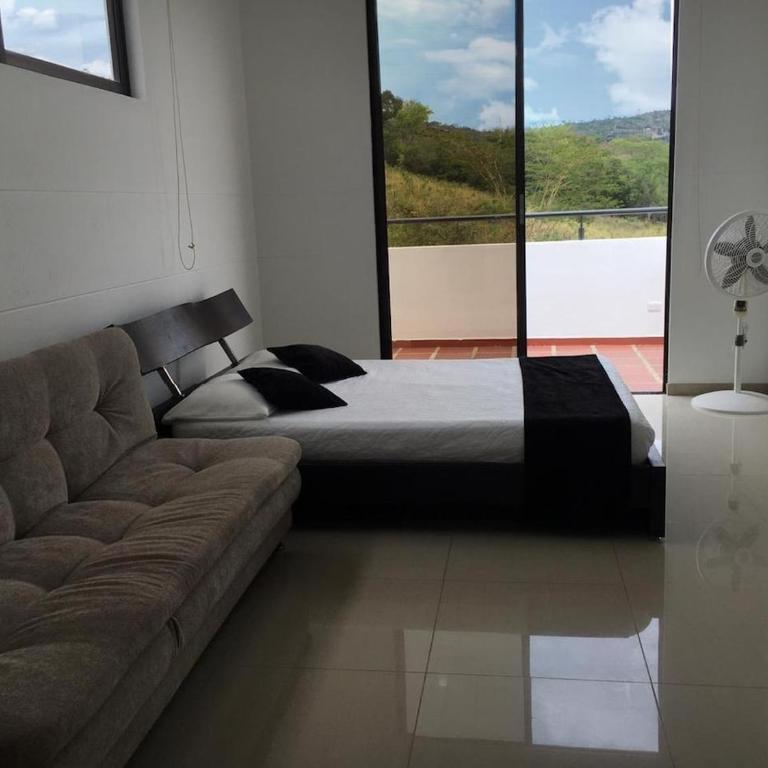 Summer House Villa en Condominio privado La Mesa Cundinamarca - Casa de 3 dormitorios - 23