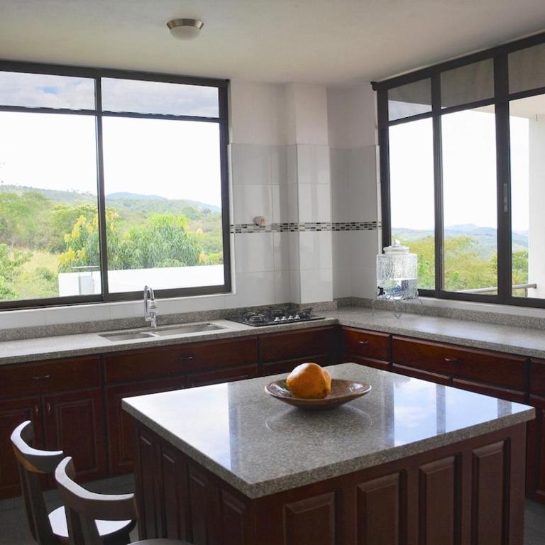 Summer House Villa en Condominio privado La Mesa Cundinamarca - Casa de 3 dormitorios - 40