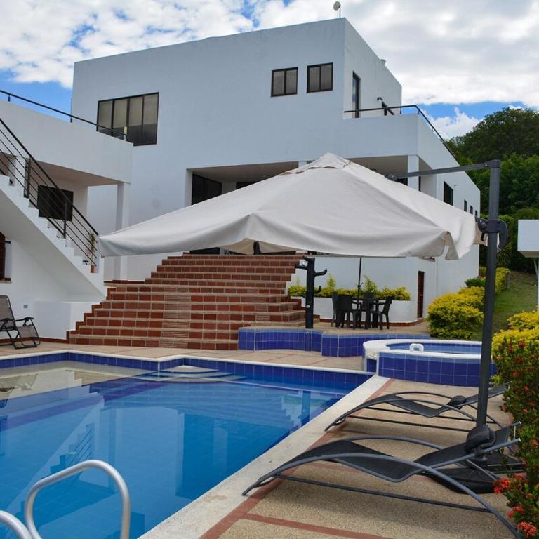 Summer House Villa en Condominio privado La Mesa Cundinamarca - Casa de 3 dormitorios - 3