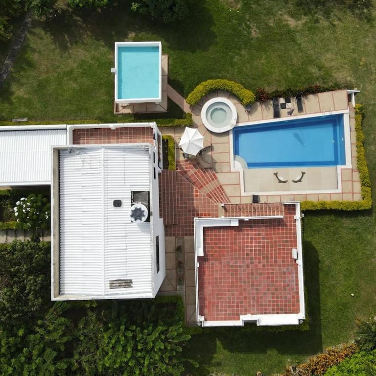 Summer House Villa en Condominio privado La Mesa Cundinamarca - Casa de 3 dormitorios - 12