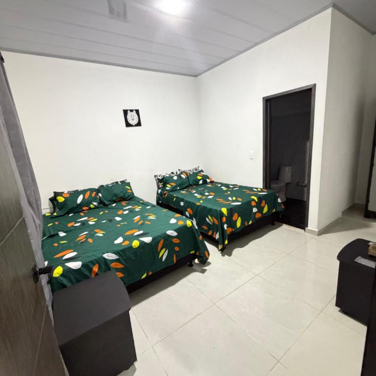 CASA VACACIONAL REMODELADA EN CARMEN de APICALA - Three-Bedroom House - 5
